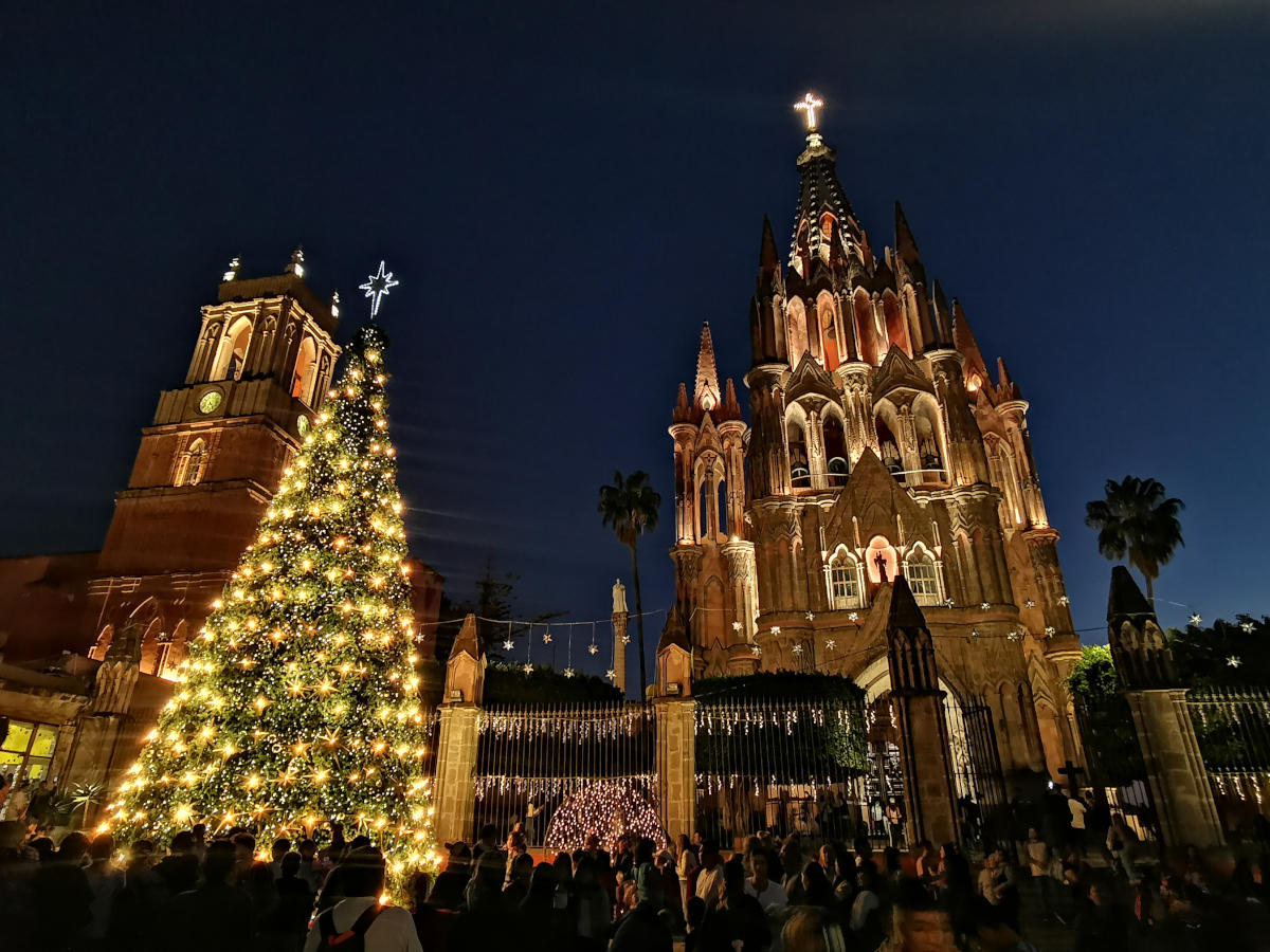 Christmas in San Miguel de Allende (It's Magical!)